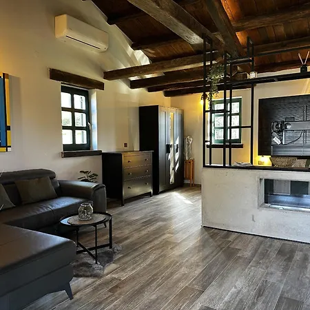 Casa Toni With Whirpool In Kastelir, Istria