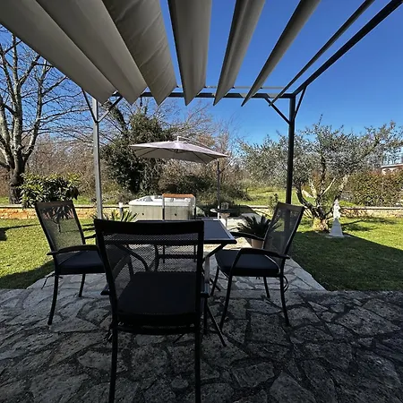 Holiday home Casa Toni With Whirpool In Kastelir, Istria *