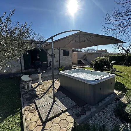 Casa Toni With Whirpool In Kastelir, Istria
