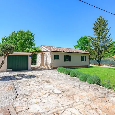 Casa Toni With Whirpool In Kastelir, Istria Feriehus *