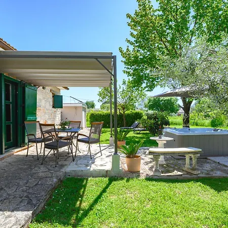 Holiday home Casa Toni With Whirpool In Kastelir, Istria Cerjani