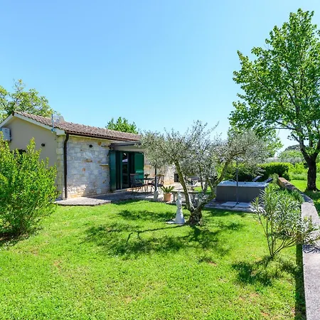 Casa Toni With Whirpool In Kastelir, Istria