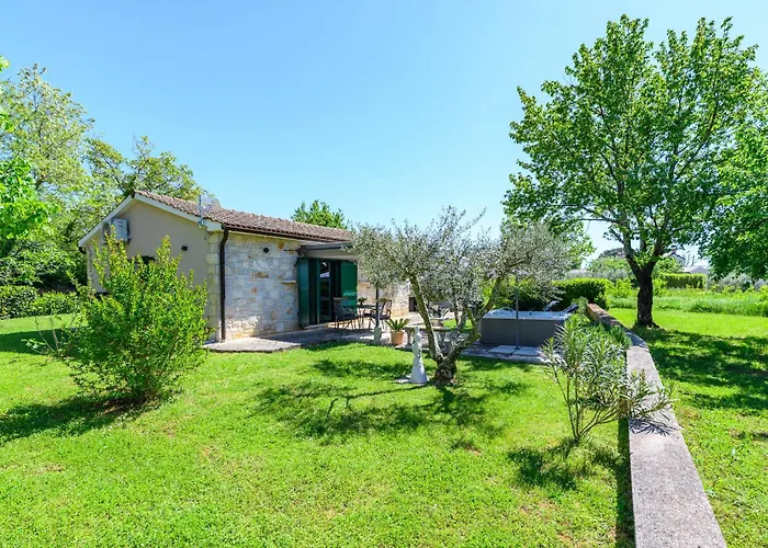 Casa Toni With Whirpool In Kastelir, Istria
